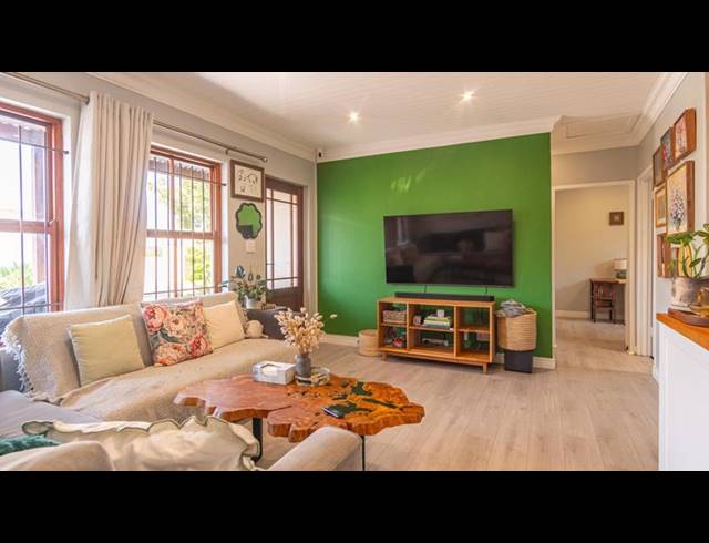 2 BEDROOM TOWNHOUSE FOR SALE IN VREDENBERG